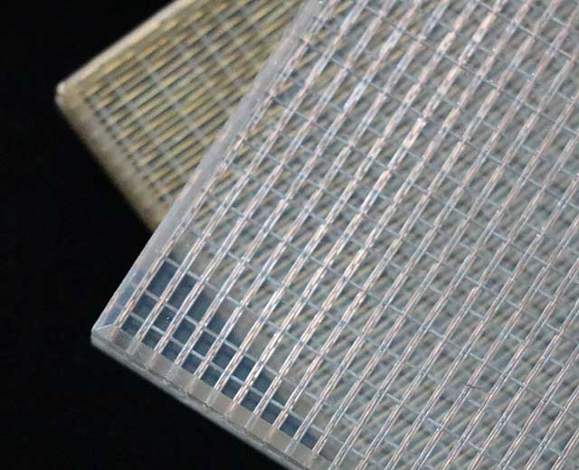 Laminated glass metal mesh