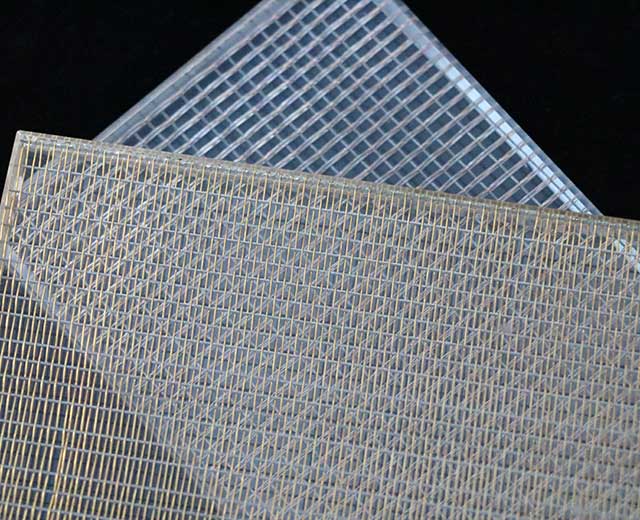 Laminated glass metal mesh