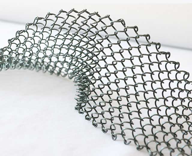 What are the advantages of spiral decorative mesh