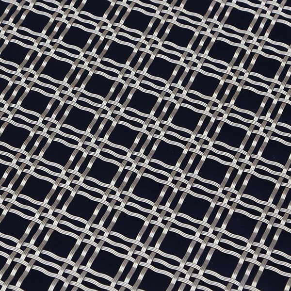 What are the reasons for corrosion of metal decorative net