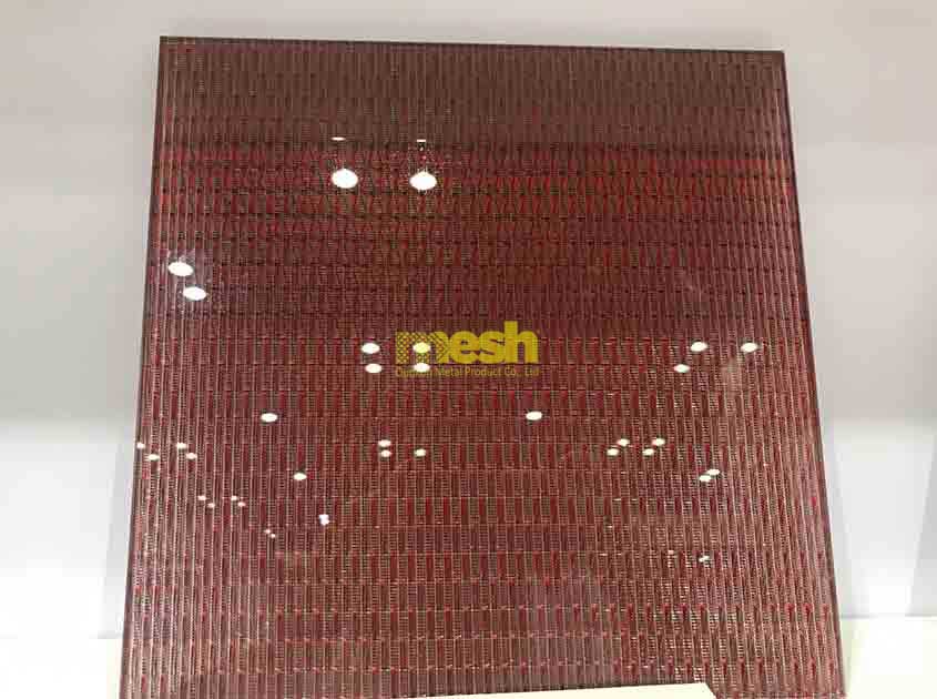 What Are the Benefits of Combining Laminated Glass with Metal Mesh