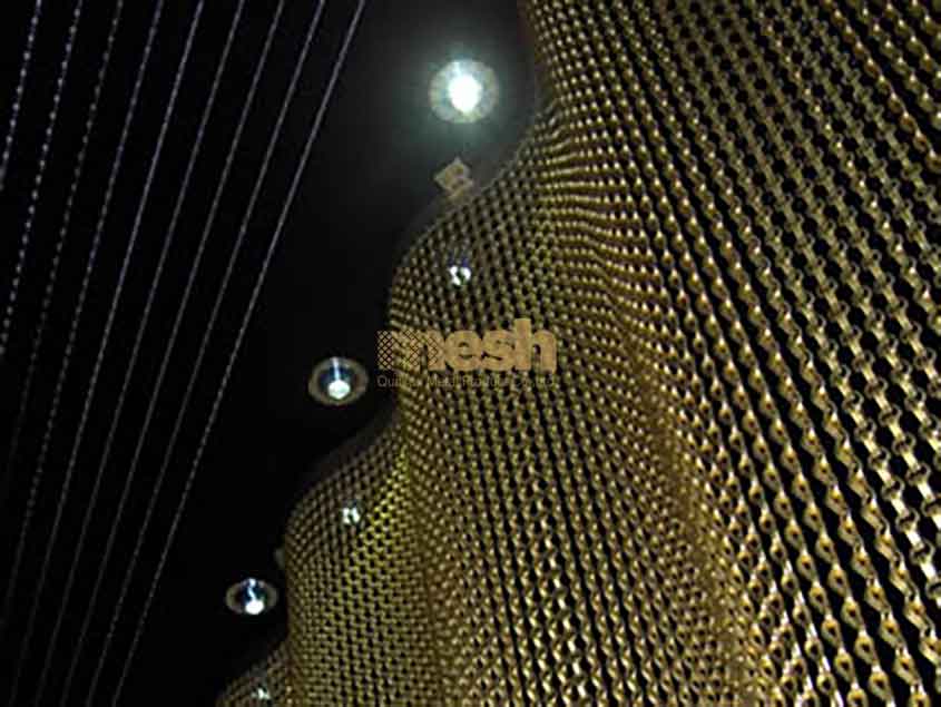 How Does Chain Link Curtain Contribute to Energy Efficiency in Buildings