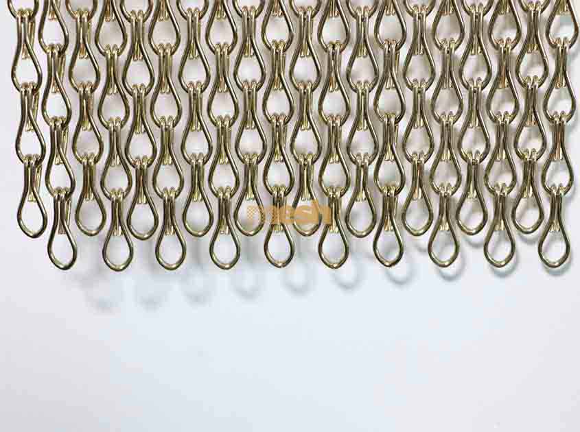 Chain Link Curtain: A Functional and Decorative Solution for Room Dividers