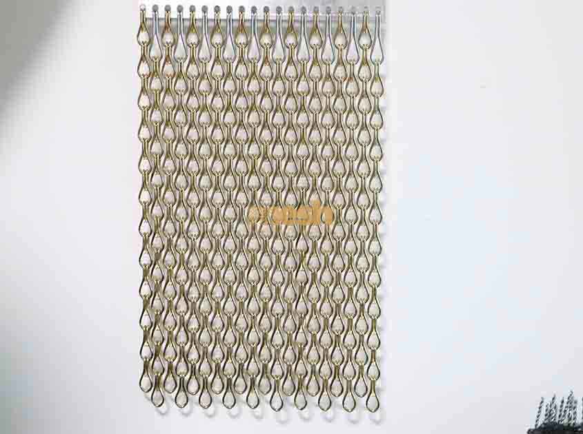 Chain Link Curtain: A Functional and Decorative Solution for Room Dividers