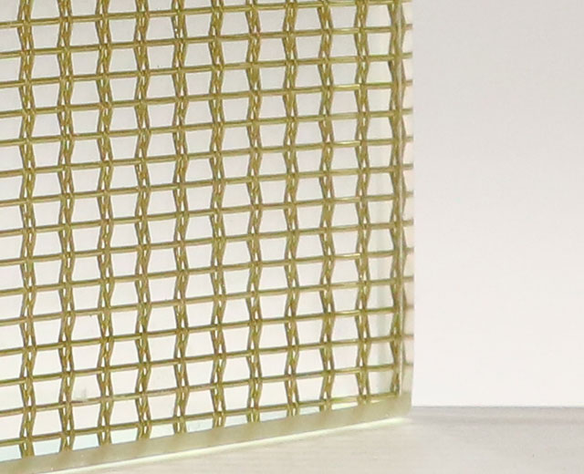 Laminated glass metal mesh